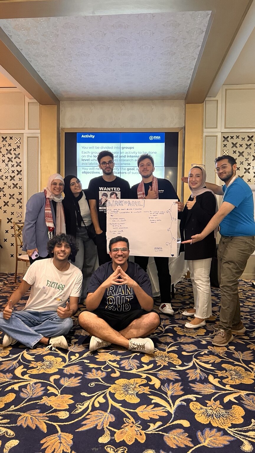 SRT 2023 participants receiving workshop recognition